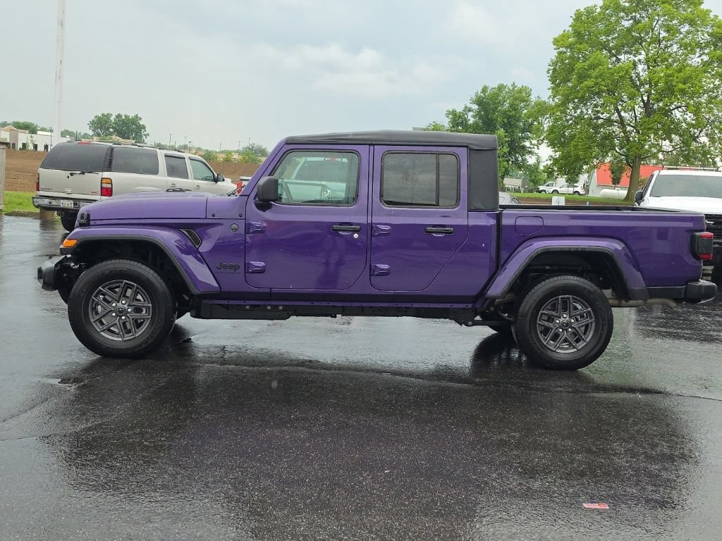 Used 2026 Jeep Gladiator Sport AWD/4WD image 4