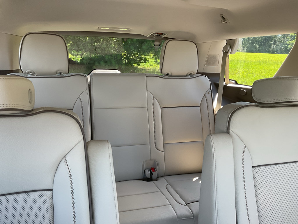 Used 2024 GMC Yukon Denali AWD/4WD image 12