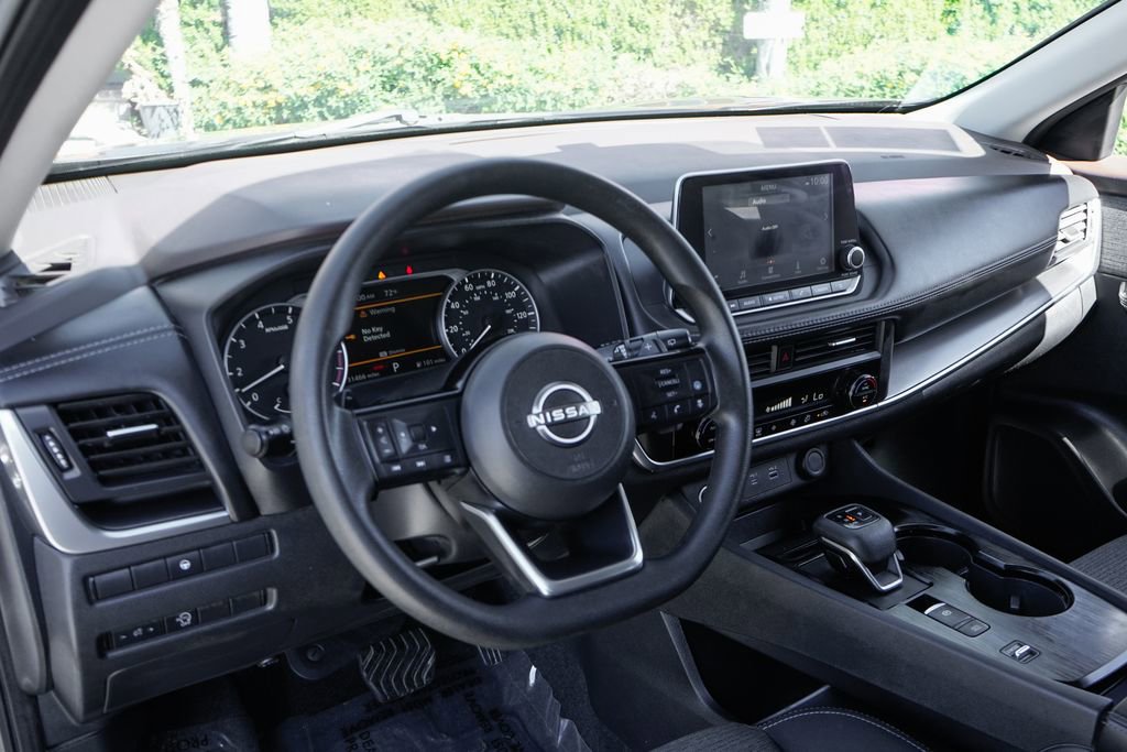 Used 2023 Nissan Rogue SV image 16