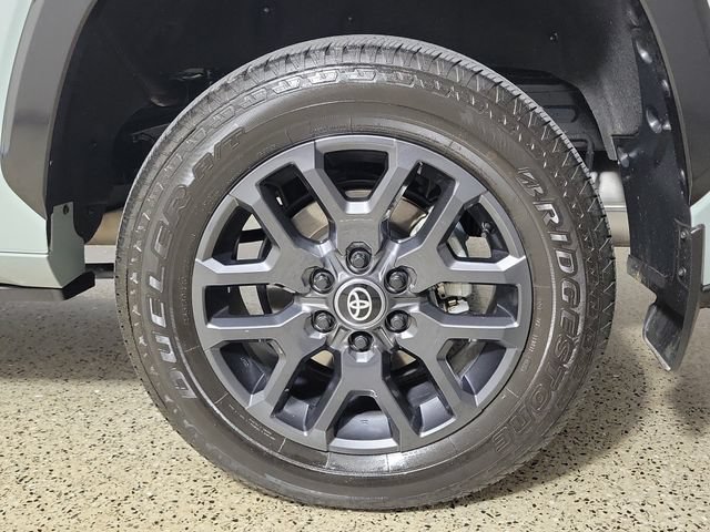 Used 2025 Toyota Sequoia Platinum AWD/4WD image 8