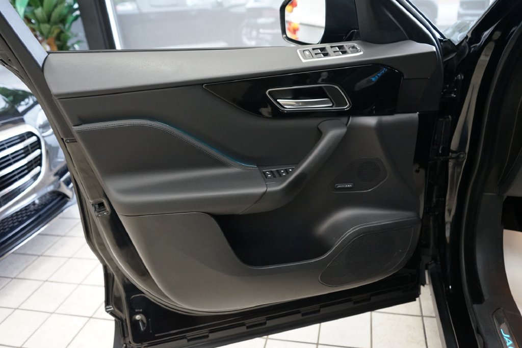 Used 2020 Jaguar F-PACE Premium AWD/4WD image 24