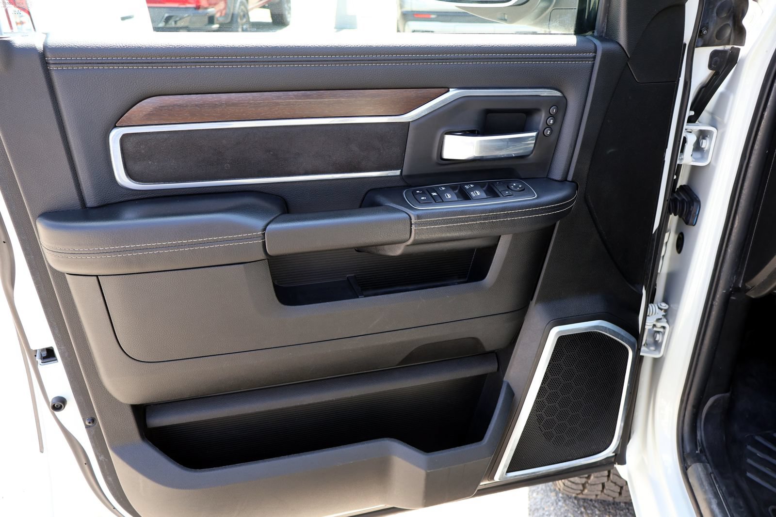 Used 2022 RAM 2500 Laramie AWD/4WD image 19