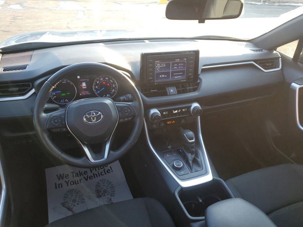 Used 2022 Toyota RAV4 SE w/ Convenience Package image 24