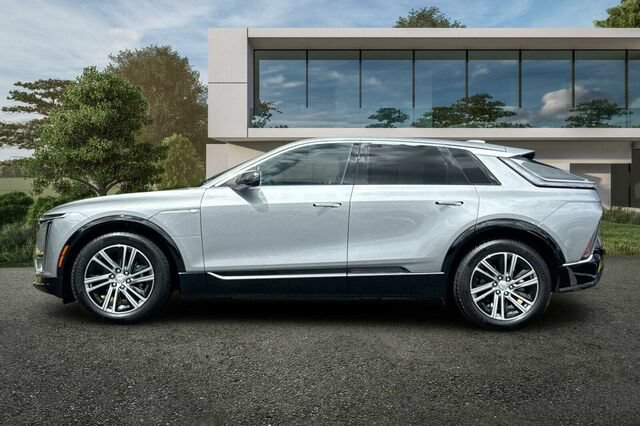 Certified 2024 Cadillac Lyriq Luxury AWD/4WD image 7