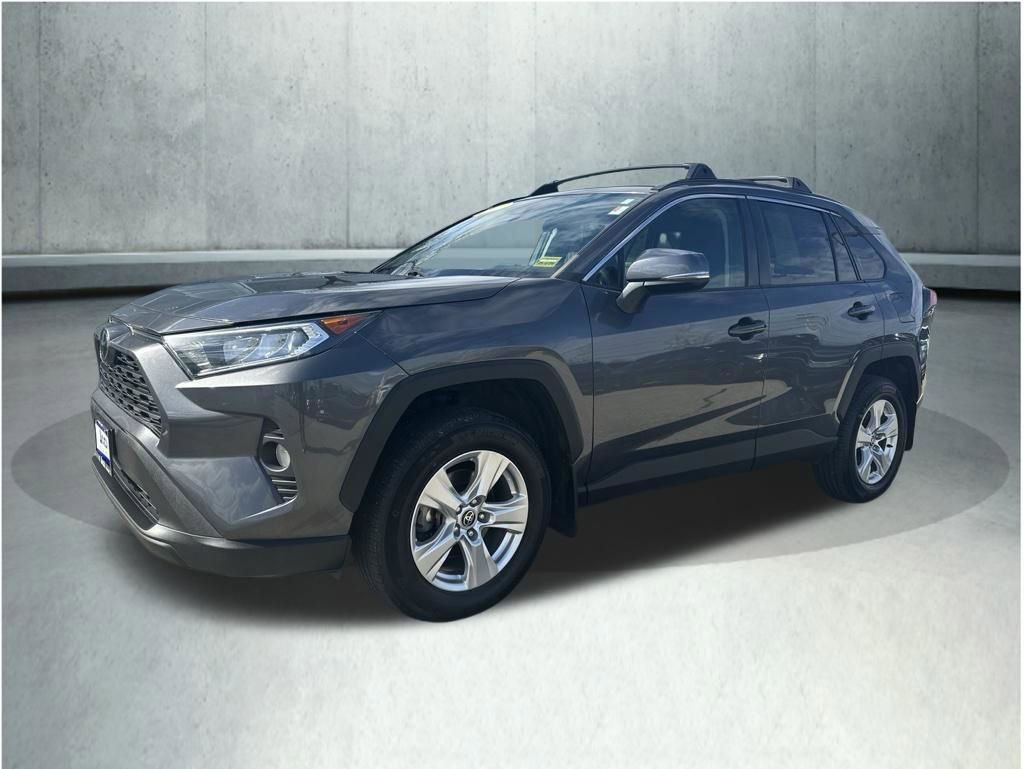 Used 2021 Toyota RAV4 XLE w/ Convenience Package FWD image 1