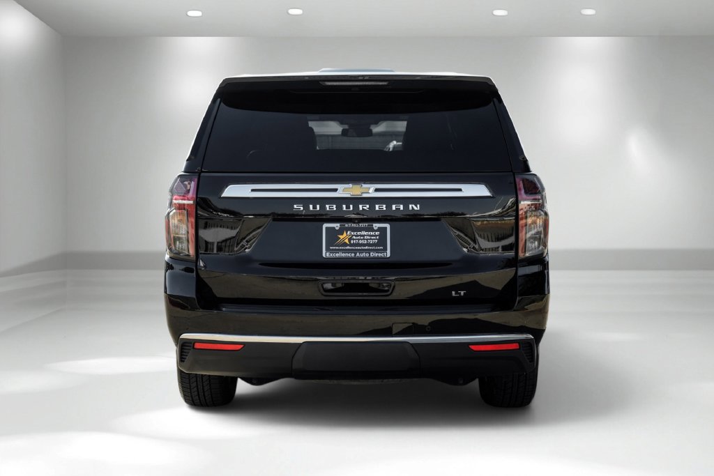 Used 2024 Chevrolet Suburban LT RWD image 7
