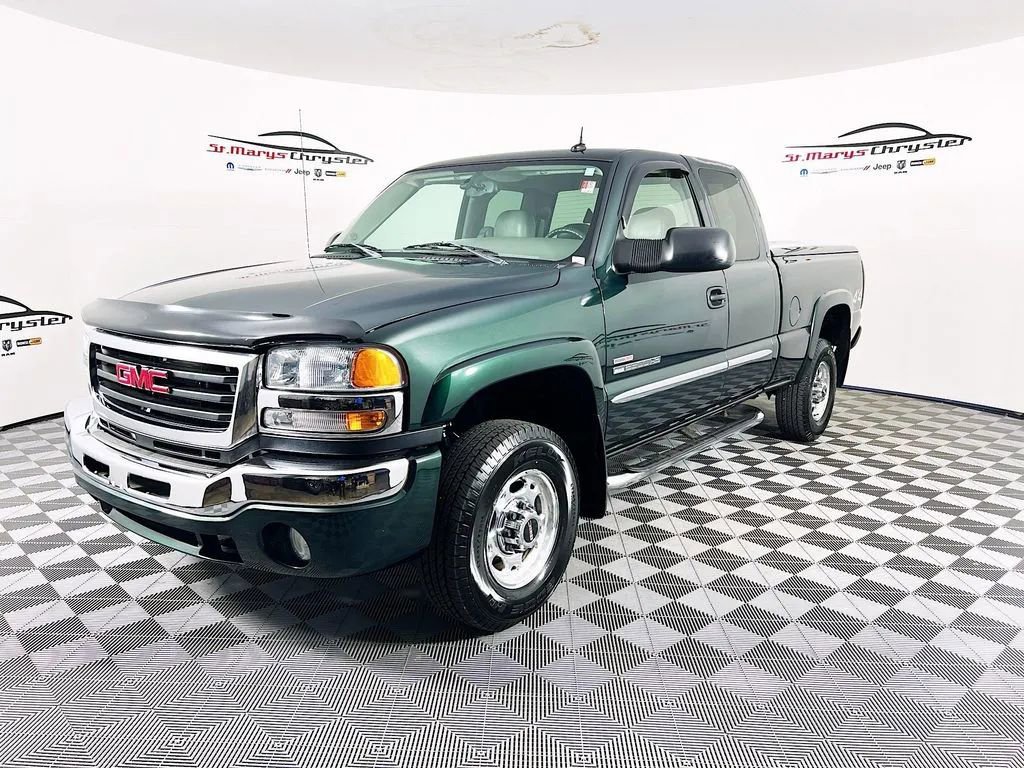 Used 2004 GMC Sierra 2500 SLT w/ Heavy-Duty Power Package AWD/4WD image 4