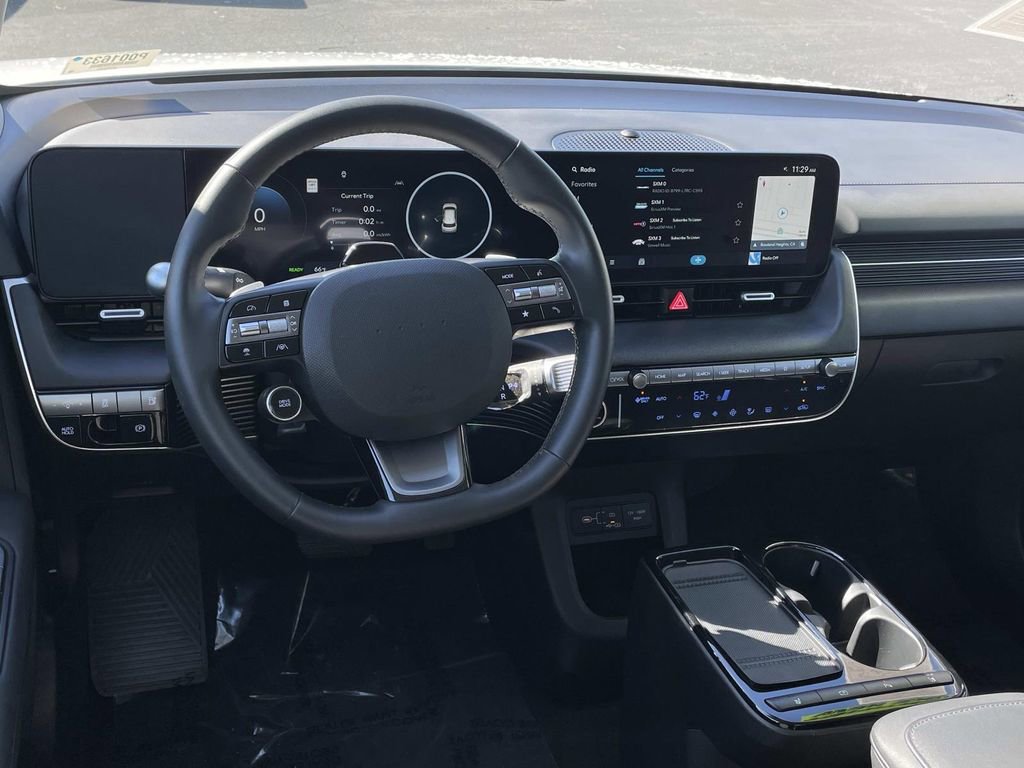 Certified 2025 Hyundai Ioniq 5 SE image 6