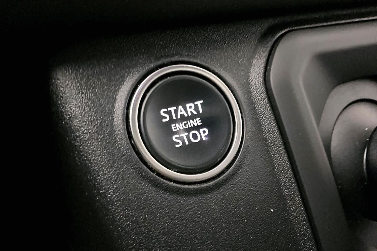 Used 2024 Land Rover Defender 110 X-Dynamic SE AWD/4WD image 31