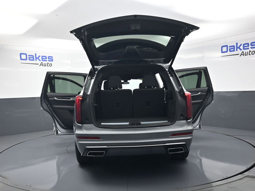 Used 2025 Cadillac XT6 Premium Luxury image 56