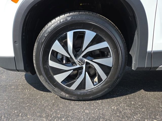 Used 2025 Volkswagen Tiguan S AWD/4WD image 25