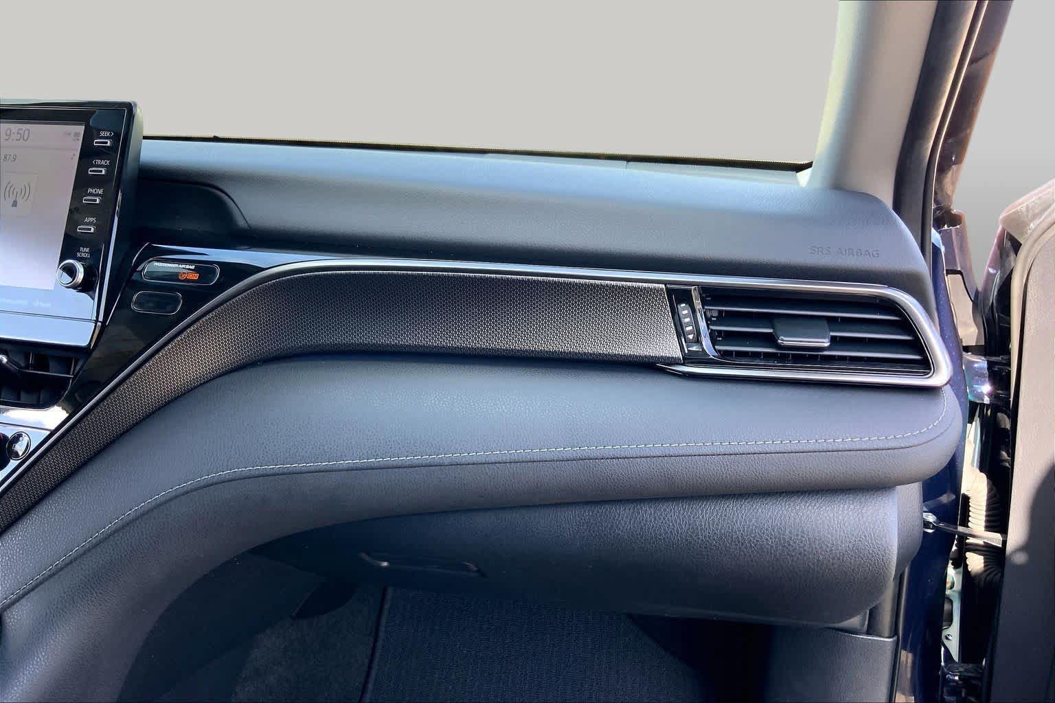 Used 2022 Toyota Camry XSE FWD image 18