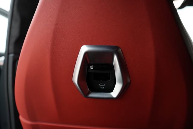 Used 2025 BMW XM image 32