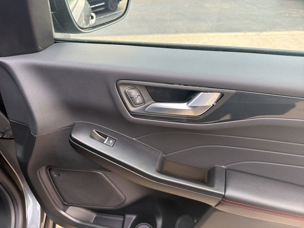 Certified 2026 Ford Escape ST-Line w/ Tech Pack #1 image 33