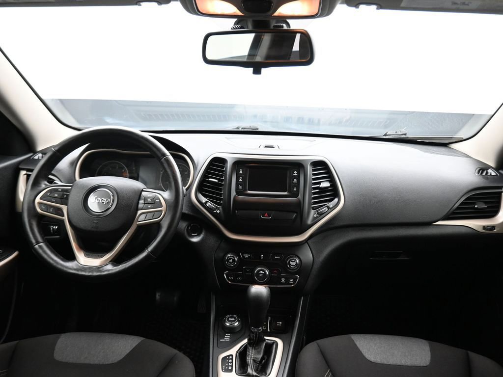 Used 2017 Jeep Cherokee Sport w/ Cold Weather Group image 36