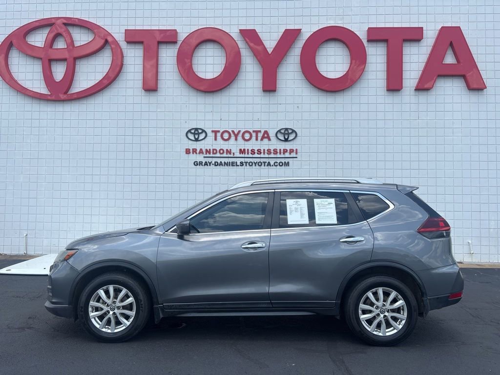 Used 2019 Nissan Rogue S w/ Special Edition Package FWD image 4