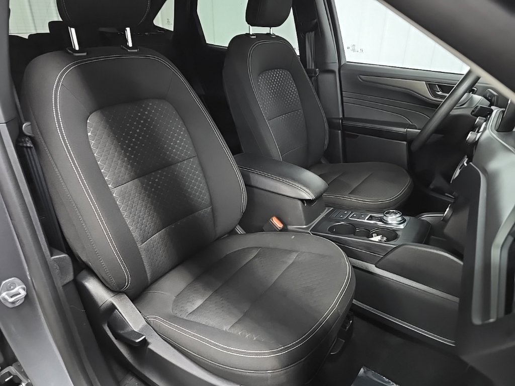Certified 2025 Ford Escape Active AWD/4WD image 15