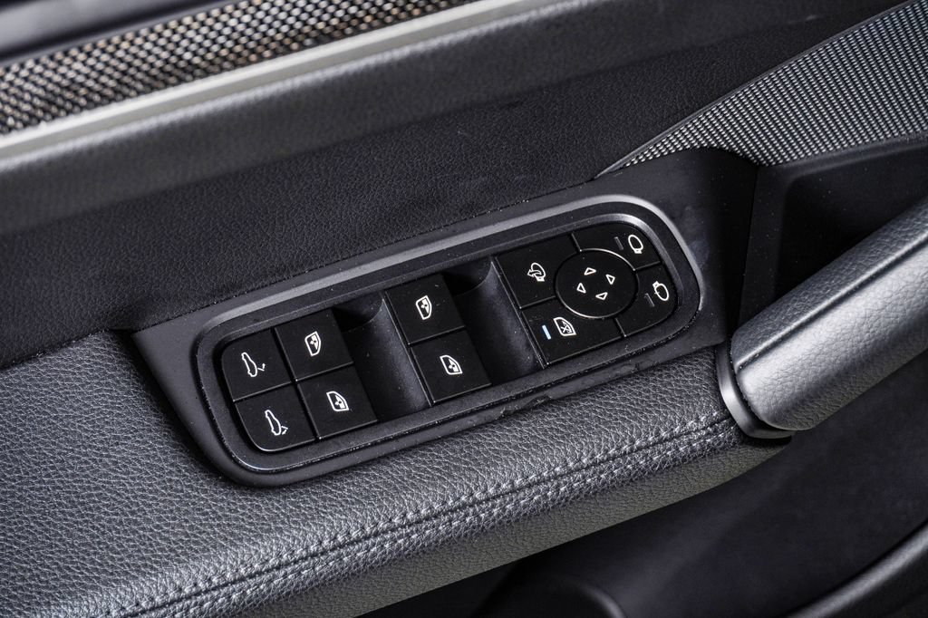 Certified 2026 Porsche Cayenne Coupe AWD/4WD image 26