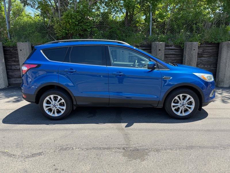 Used 2017 Ford Escape SE w/ Equipment Group 201A AWD/4WD image 8