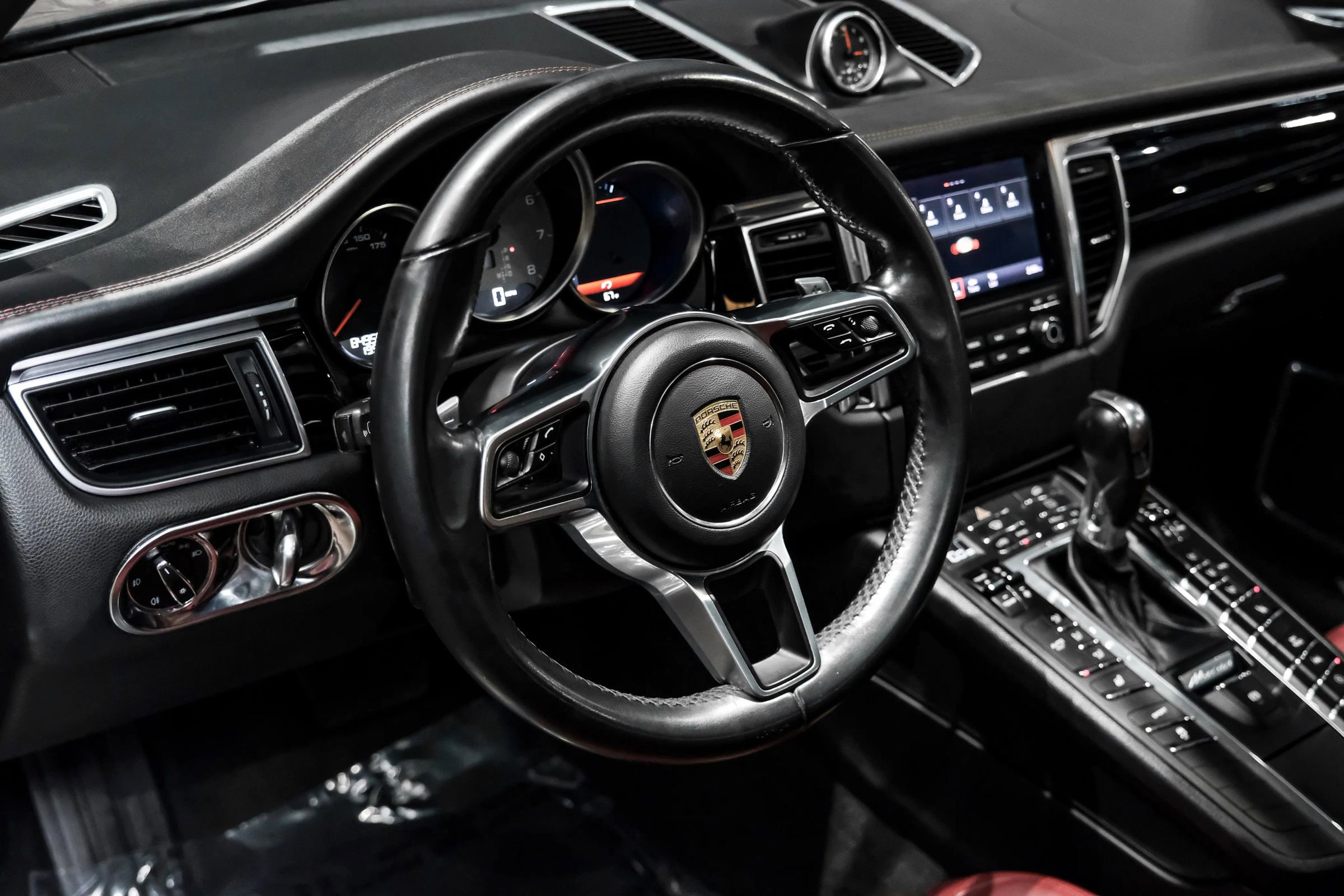 Used 2017 Porsche Macan S image 18