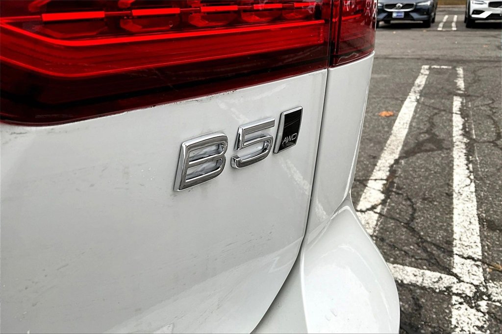 New 2026 Volvo V60 B5 Cross Country Ultra w/ Climate Package image 9