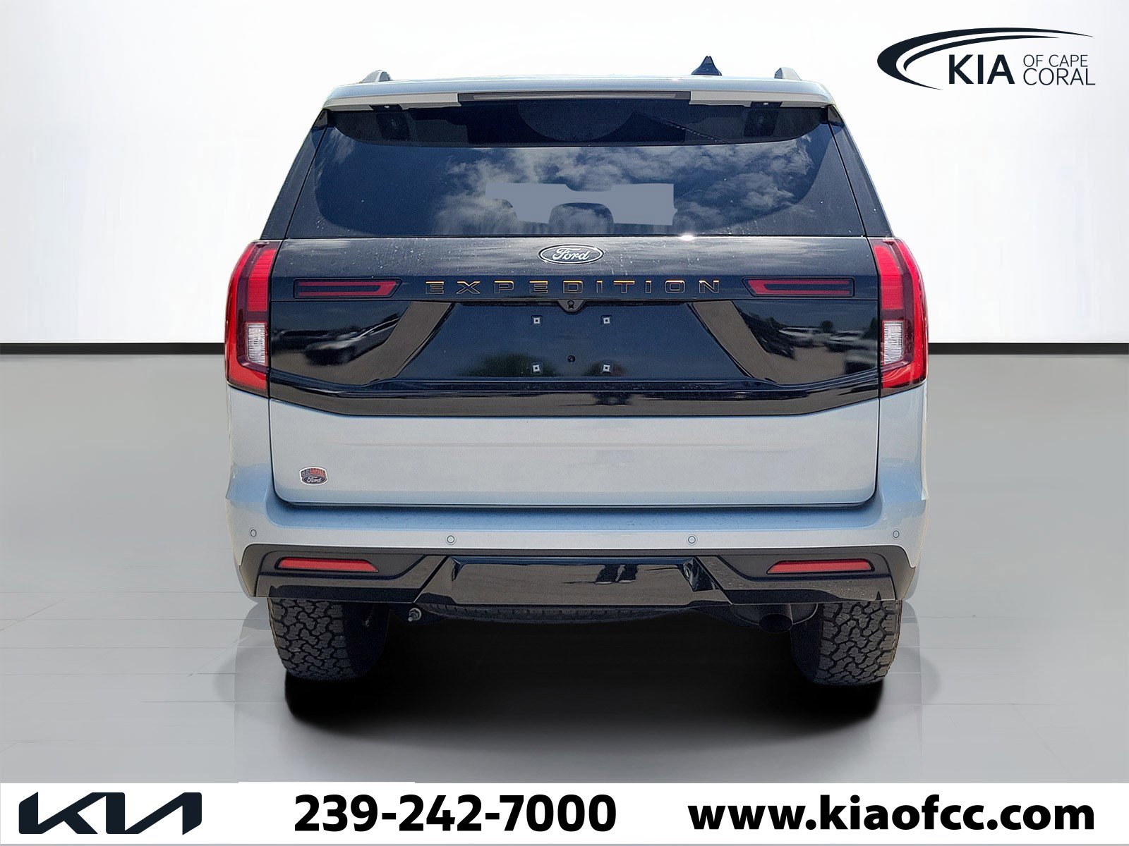 Used 2025 Ford Expedition Tremor image 4