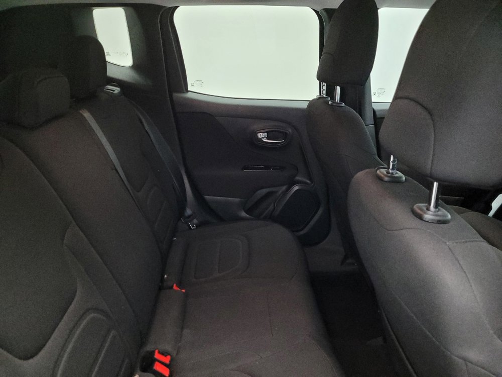 Used 2021 Jeep Renegade Latitude image 19