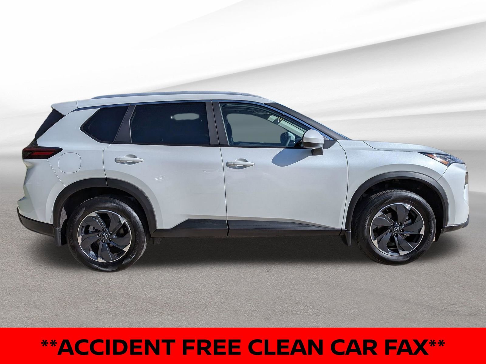 Certified 2025 Nissan Rogue SV w/ SV Premium Package AWD/4WD image 5