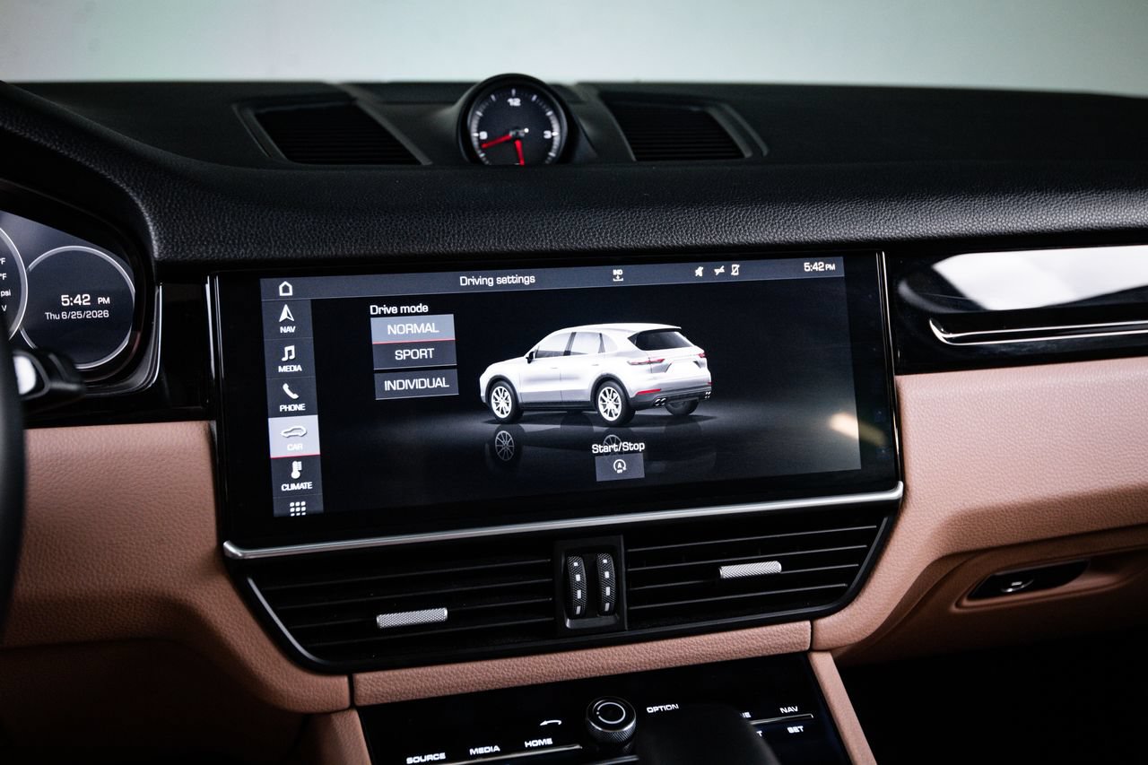 Used 2019 Porsche Cayenne AWD/4WD image 18