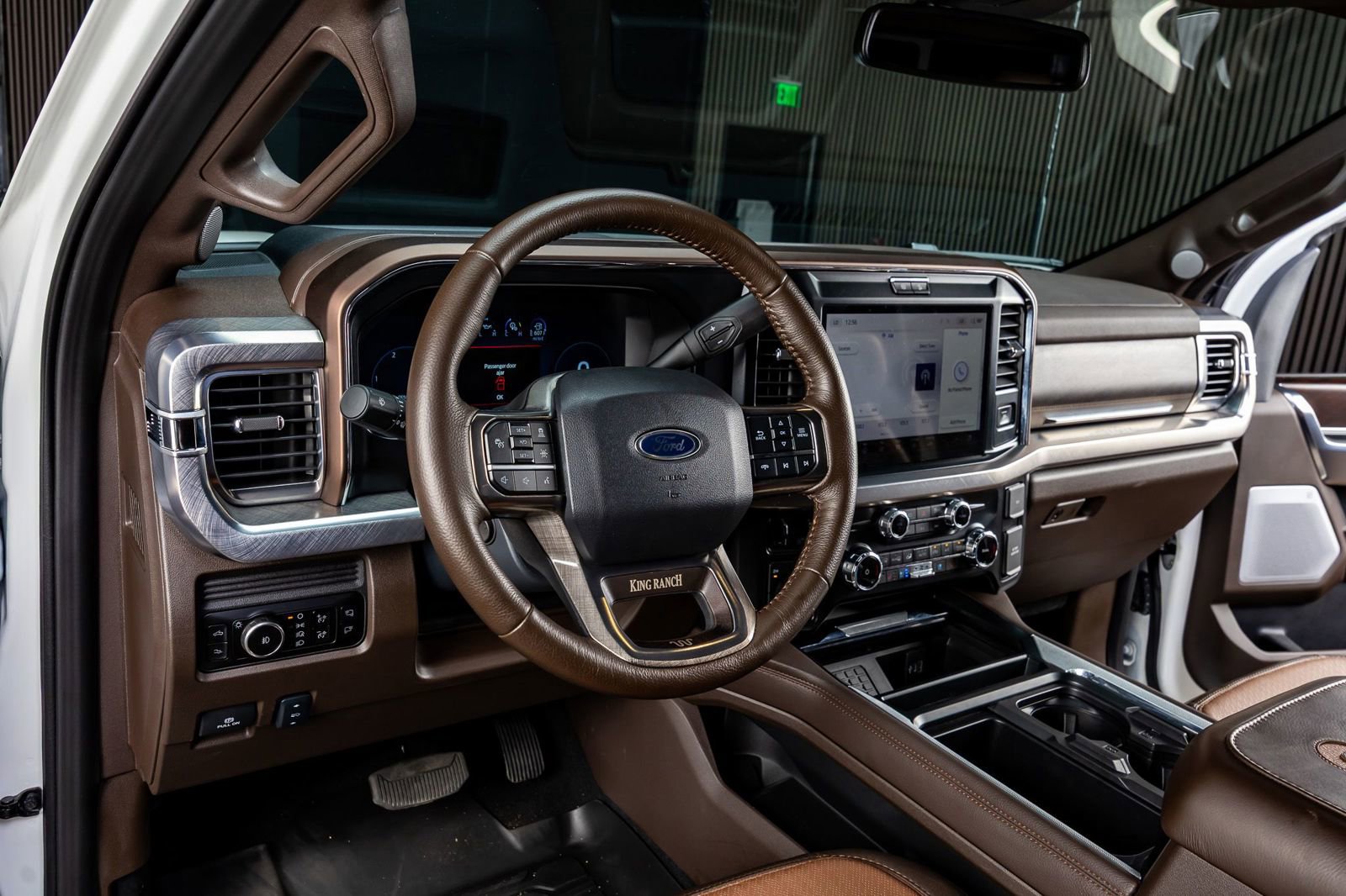 Used 2025 Ford F350 King Ranch w/ FX4 Off-Road Package image 16