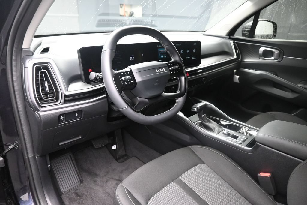 Used 2026 Kia Sorento LX FWD image 19