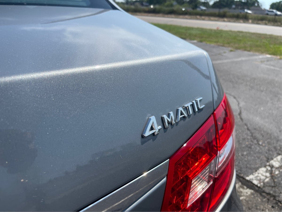 Used 2010 Mercedes-Benz E 350 4MATIC Sedan image 23