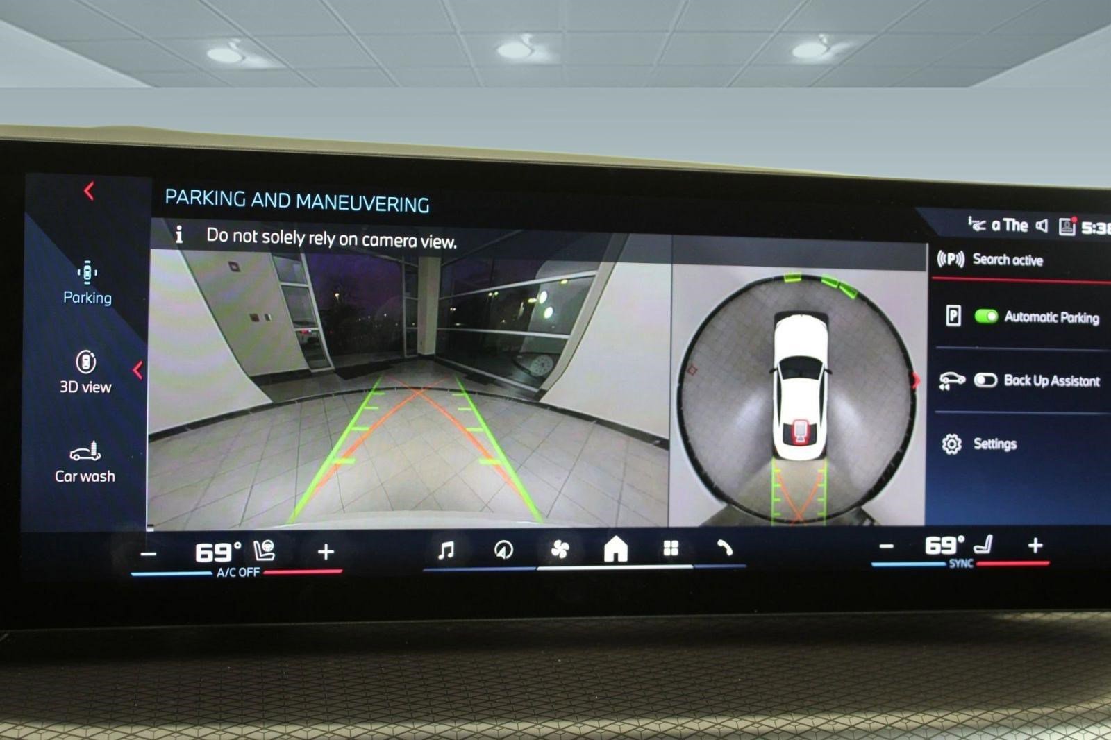 Used 2025 BMW M440i Coupe w/ Premium Package image 29