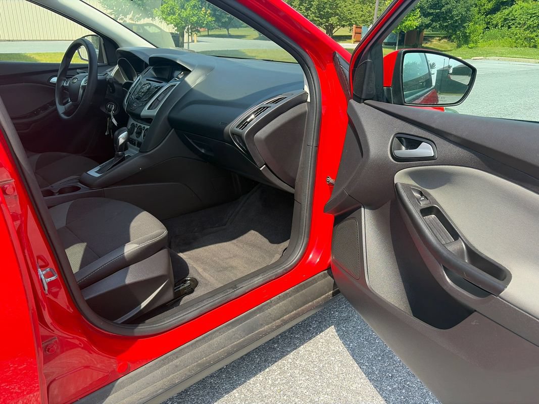 Used 2014 Ford Focus SE FWD image 14