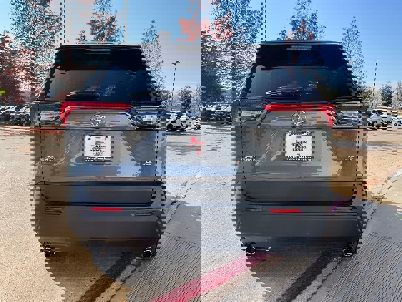 Used 2025 Toyota RAV4 XLE image 7