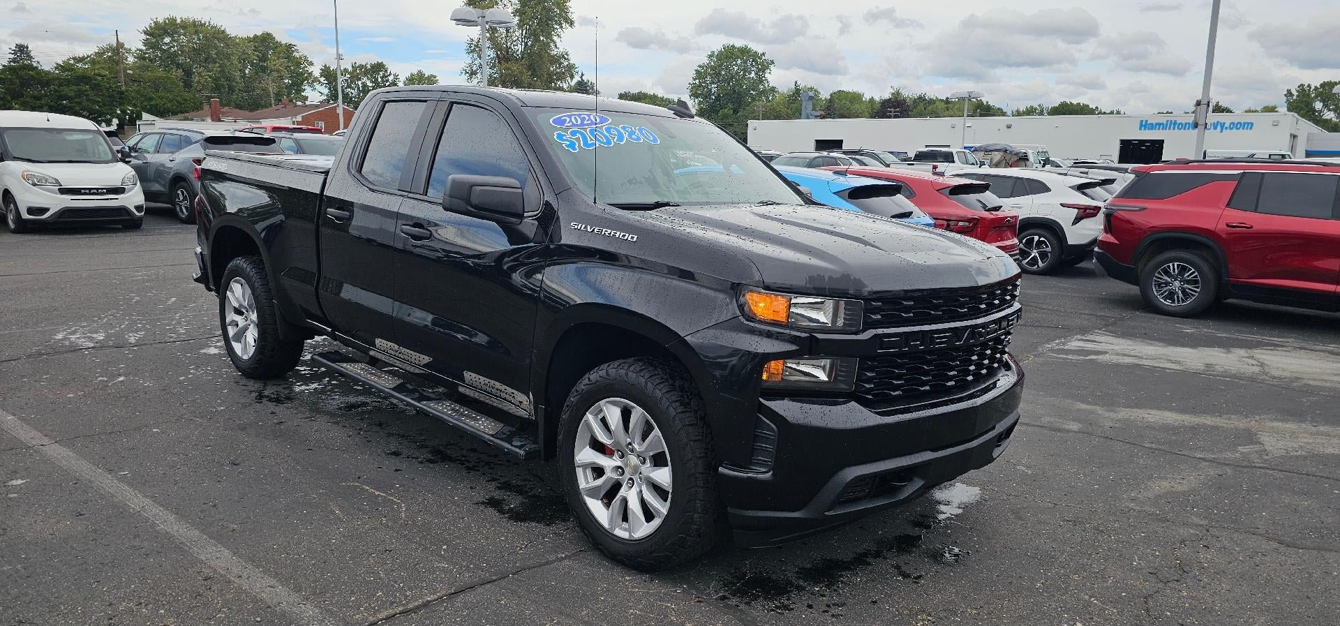Used 2020 Chevrolet Silverado 1500 Custom w/ Custom Value Package AWD/4WD image 1