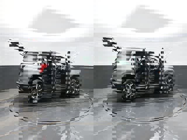 Used 2023 GMC Acadia SLE image 41