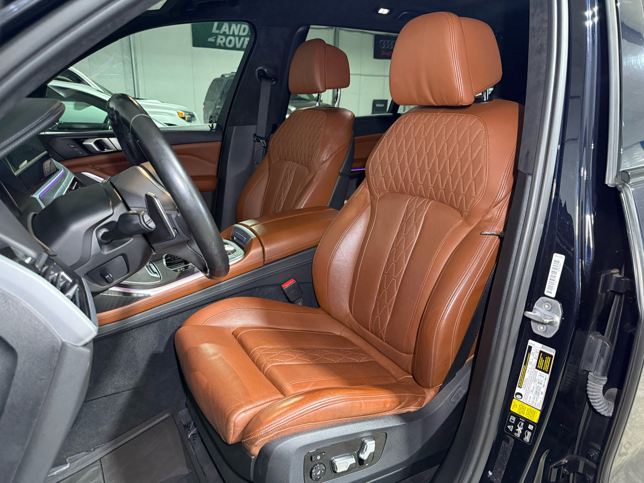 Used 2020 BMW X7 xDrive40i w/ M Sport Package image 11