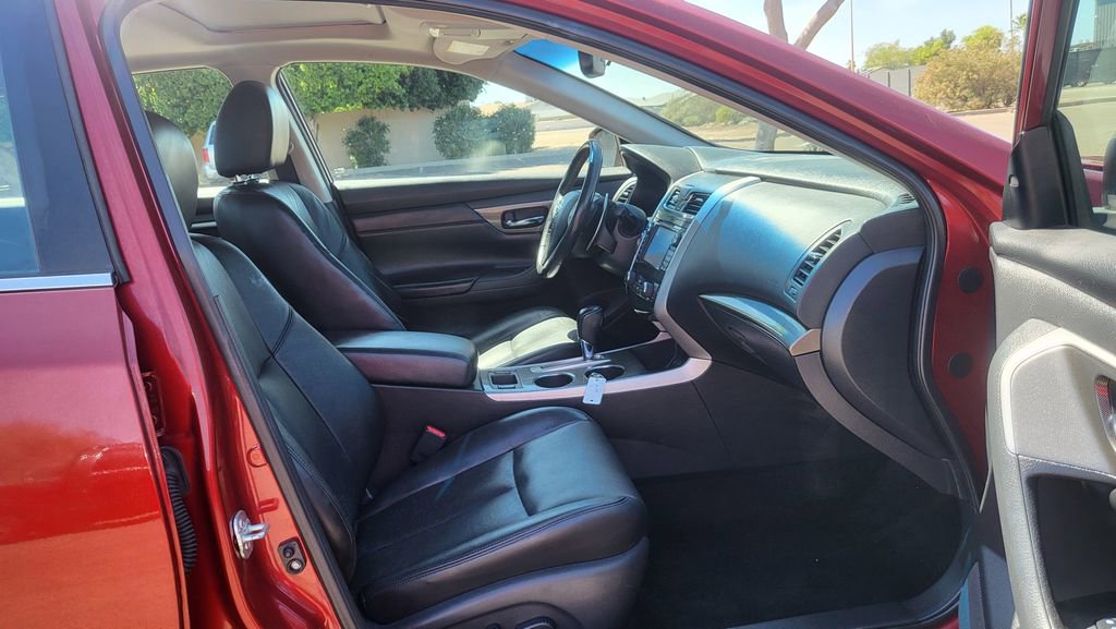 Used 2015 Nissan Altima 3.5 SL FWD image 17