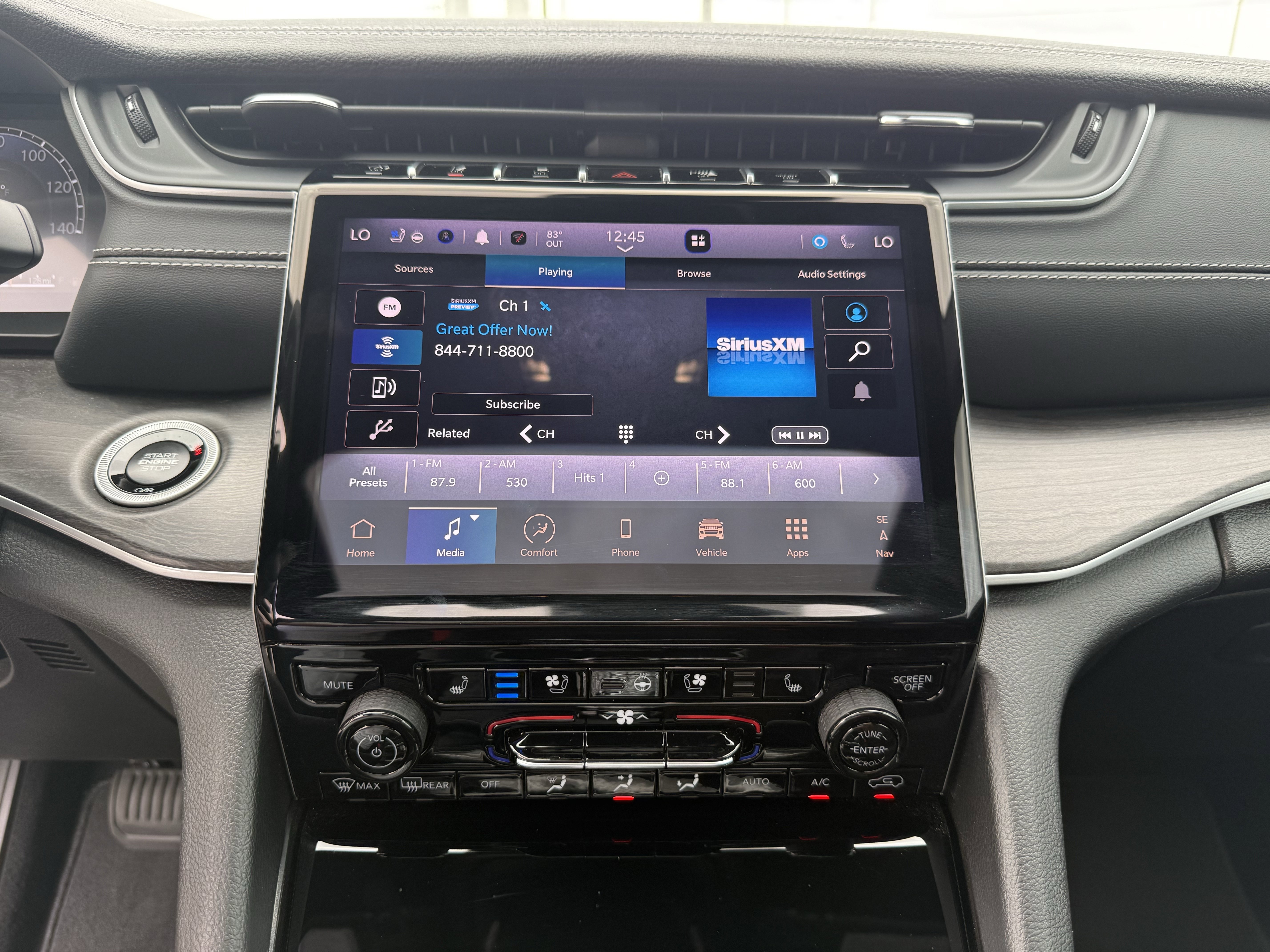 Used 2024 Jeep Grand Cherokee Limited w/ Luxury Tech Group II image 22