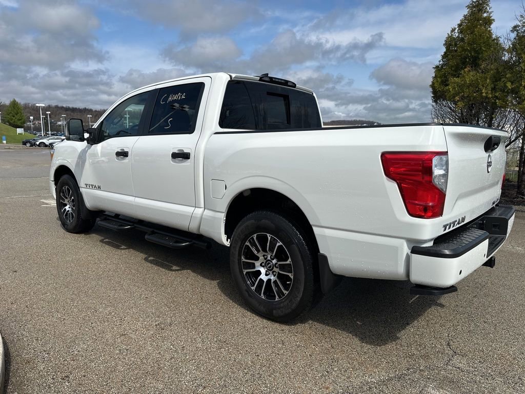 Used 2024 Nissan Titan SV w/ SV Convenience Package image 5