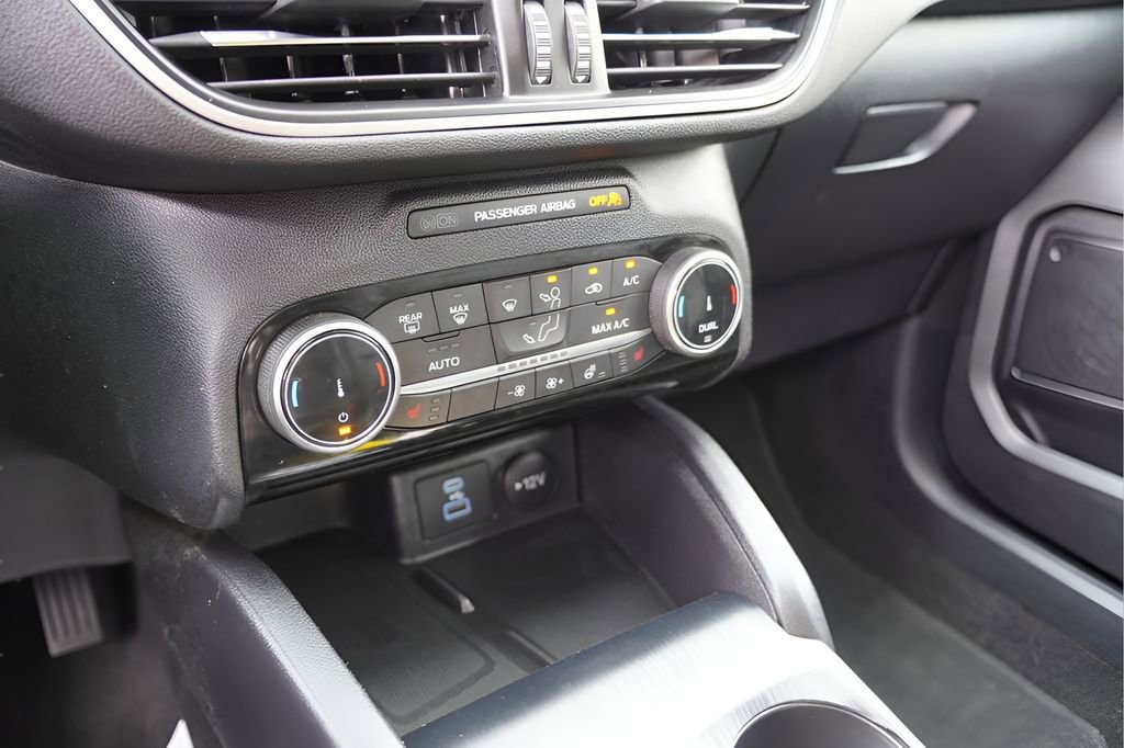 Used 2022 Ford Escape SEL w/ Technology Package image 26
