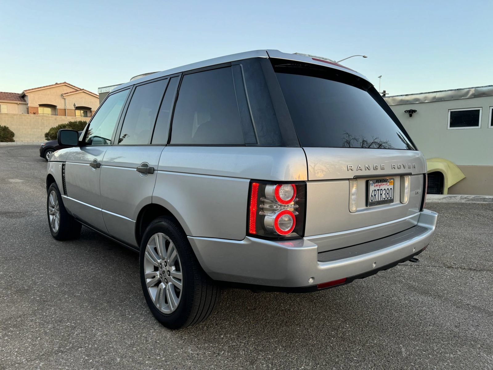 Used 2011 Land Rover Range Rover HSE LUX AWD/4WD image 6