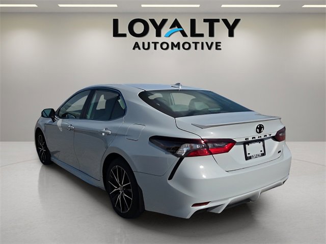 Used 2023 Toyota Camry SE w/ Cold Weather Package image 3
