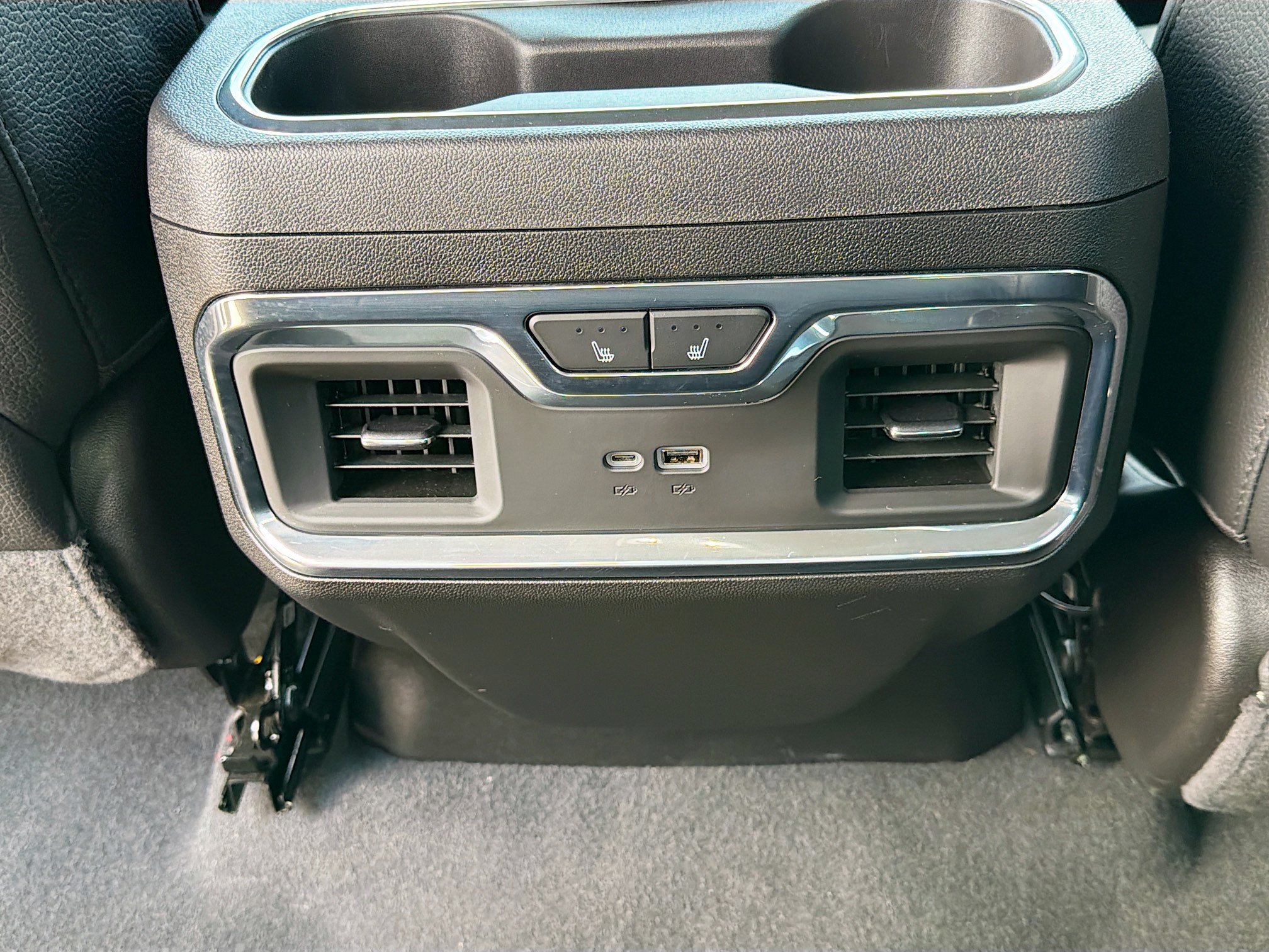 Used 2024 GMC Sierra 1500 Denali AWD/4WD image 18