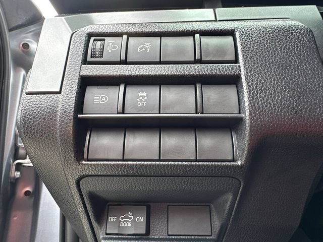 Used 2025 Toyota Tacoma SR5 AWD/4WD image 29