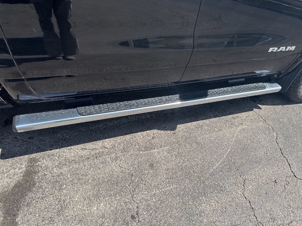 Used 2022 RAM 1500 Laramie AWD/4WD image 45
