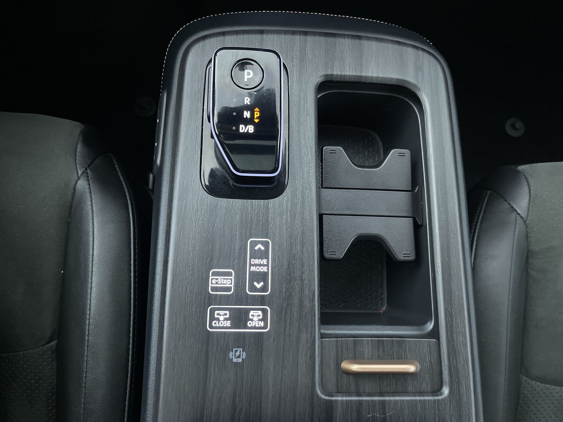 Certified 2024 Nissan Ariya AWD image 22