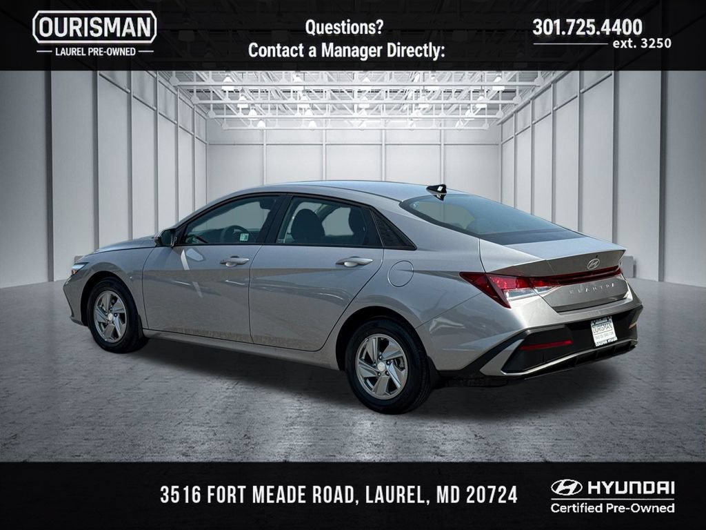 Certified 2025 Hyundai Elantra SE FWD image 3