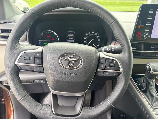 Used 2024 Toyota Sienna XLE image 27